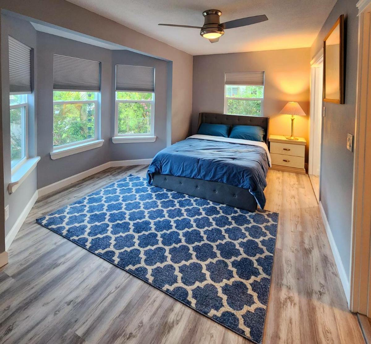 Spacious Bedroom With Private Workspace, Ensuite Bathroom - Room# 1 In Shared House No Pet Orlando Room photo